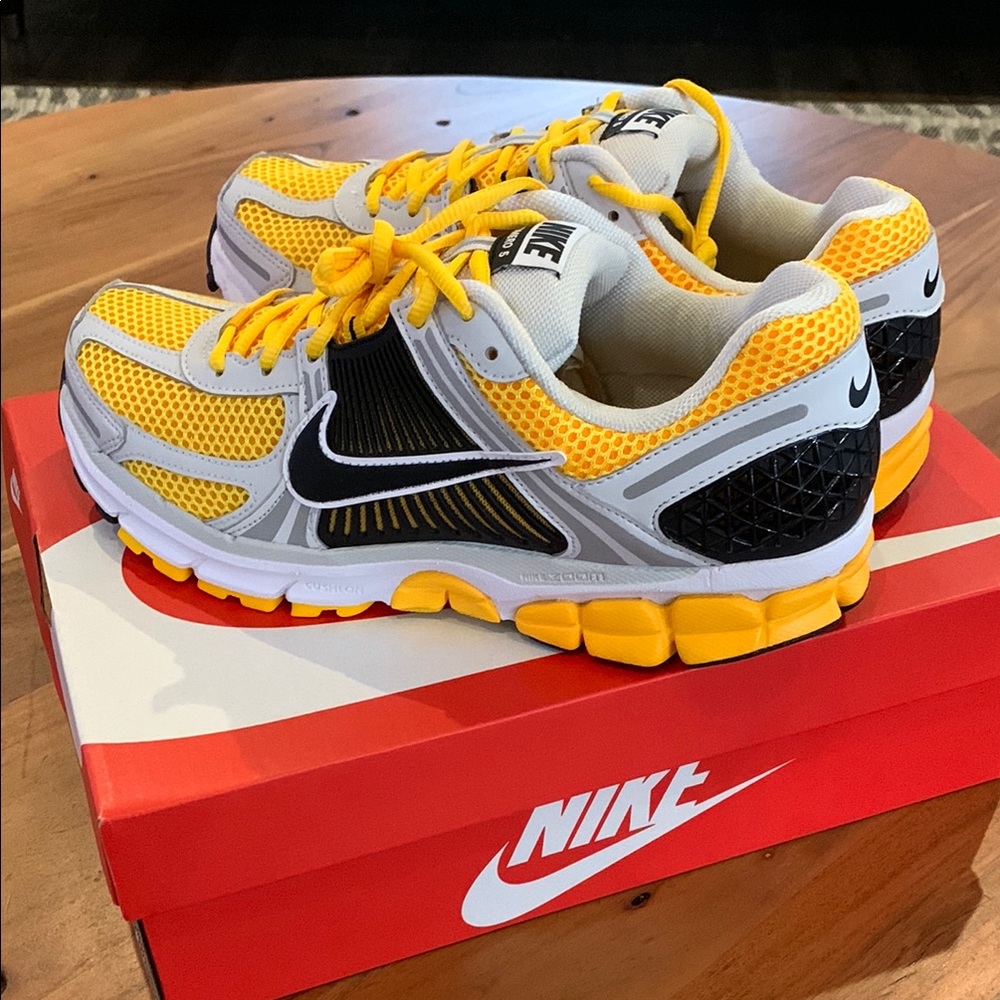 ☀️ New Nike Men’s Zoom Vomero 5